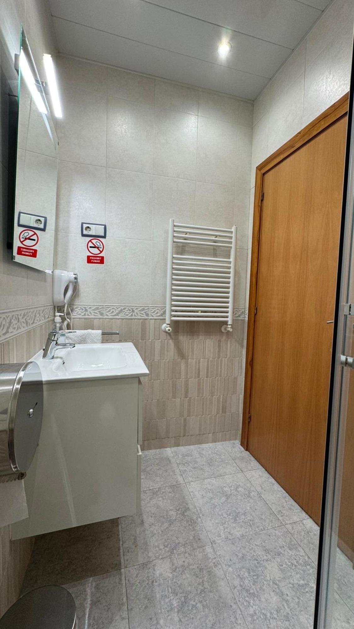 Hostal Madrazo Барселона Екстериор снимка