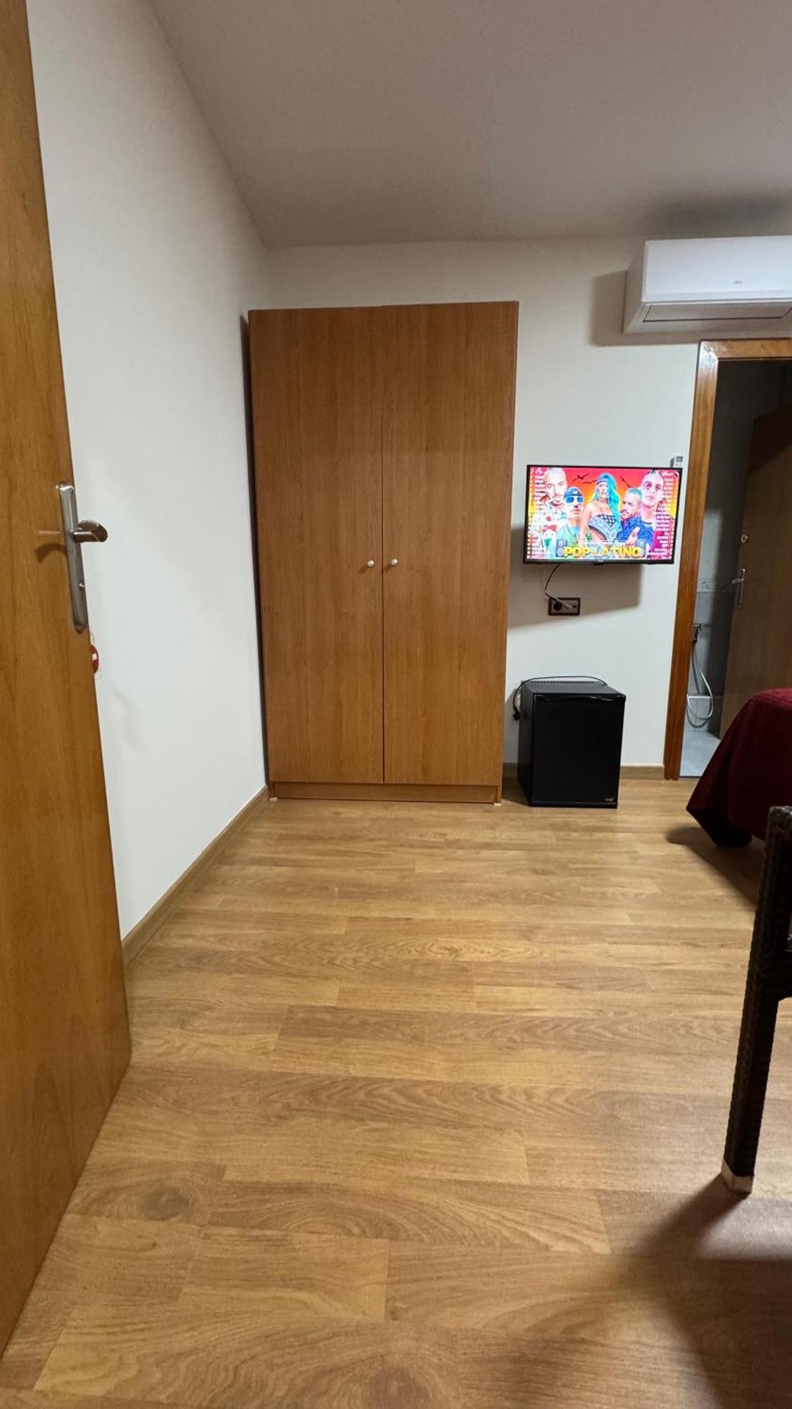 Hostal Madrazo Барселона Екстериор снимка