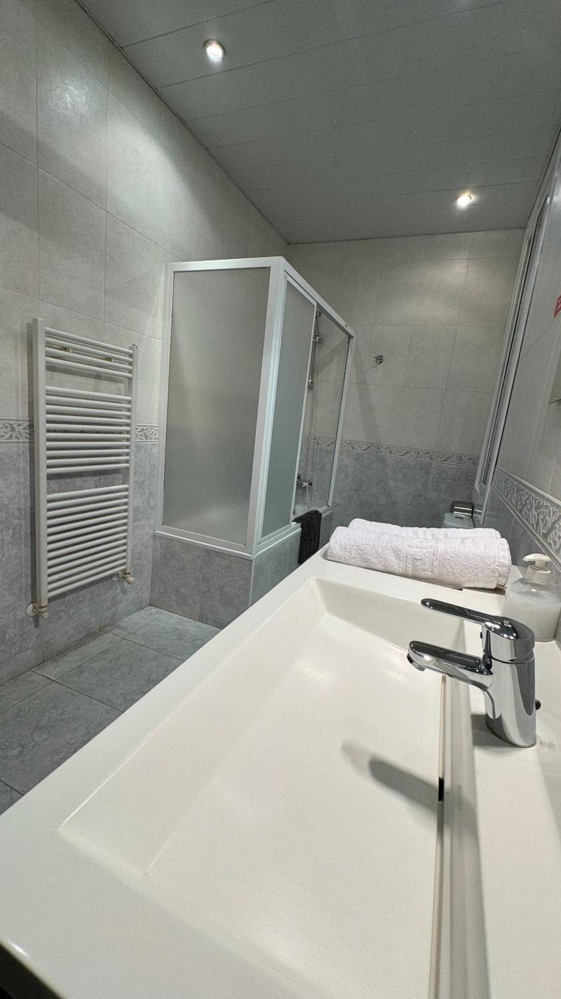 Hostal Madrazo Барселона Екстериор снимка