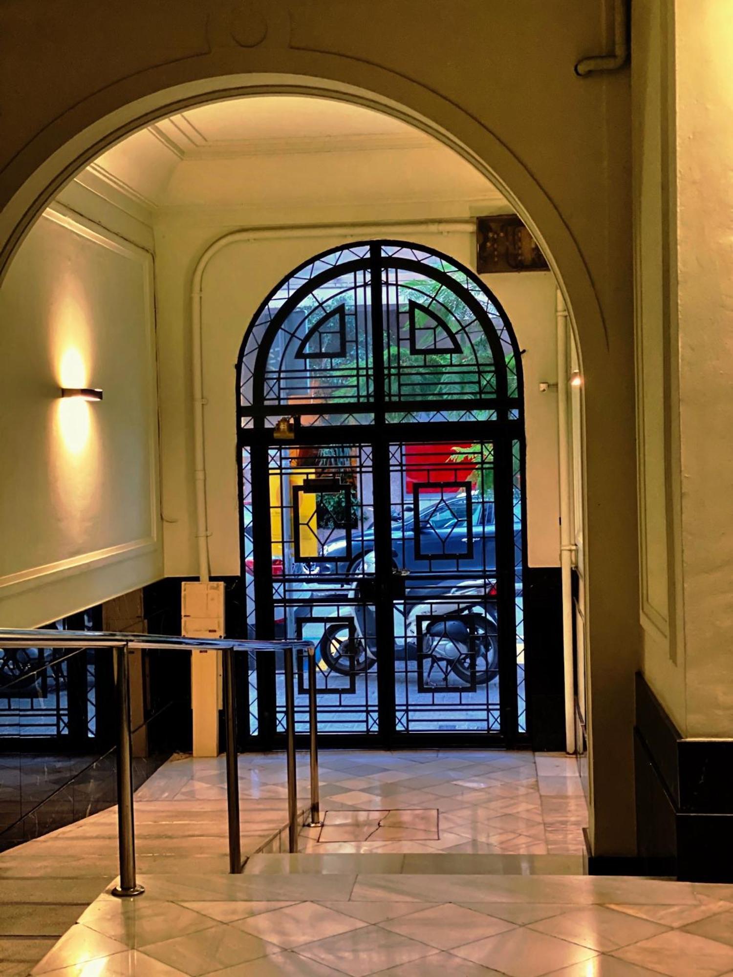 Hostal Madrazo Барселона Екстериор снимка
