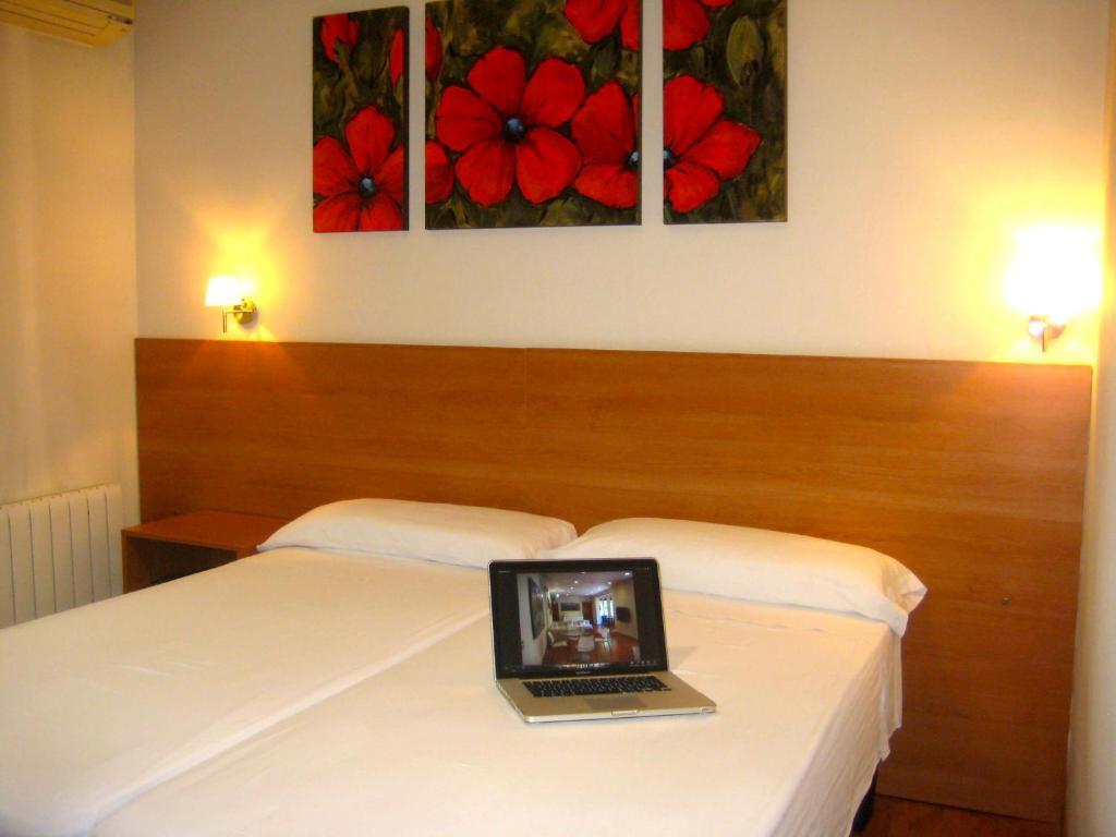 Hostal Madrazo Барселона Екстериор снимка
